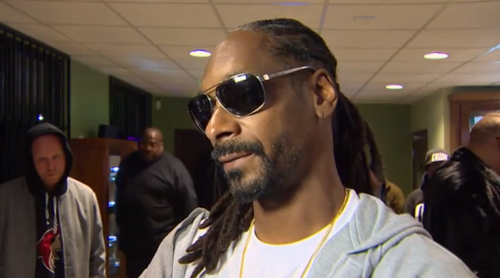 Snoop Dogg | Visits Seattle Retailers