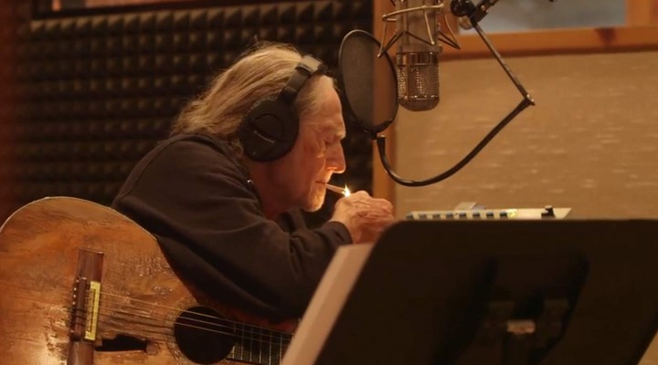 Willie Nelson ft. Merle Haggard – It’s All Going to Pot